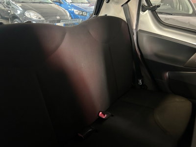 Toyota Aygo 1.0 12V VVT-i 5 porte Sol (9)