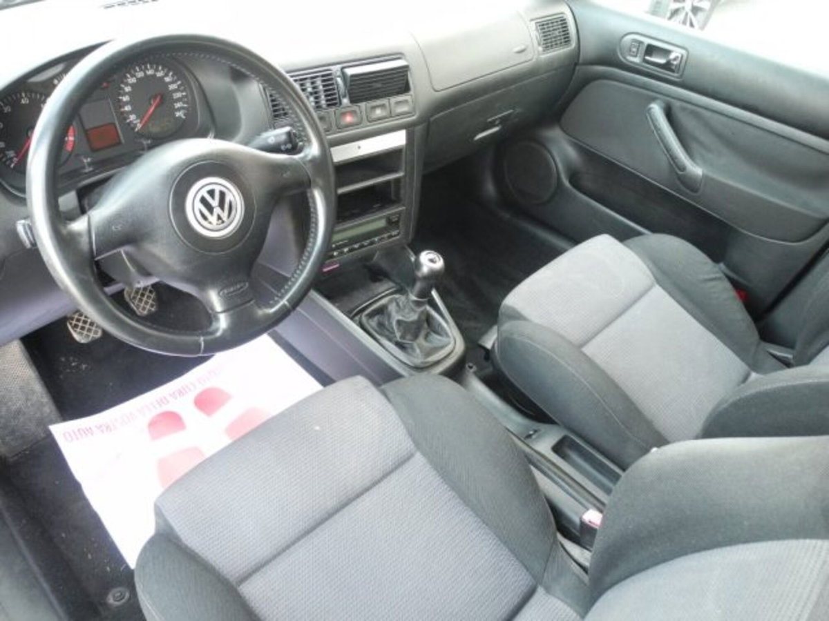Volkswagen Golf 1.6 16V cat 5 porte Comfortline (10)