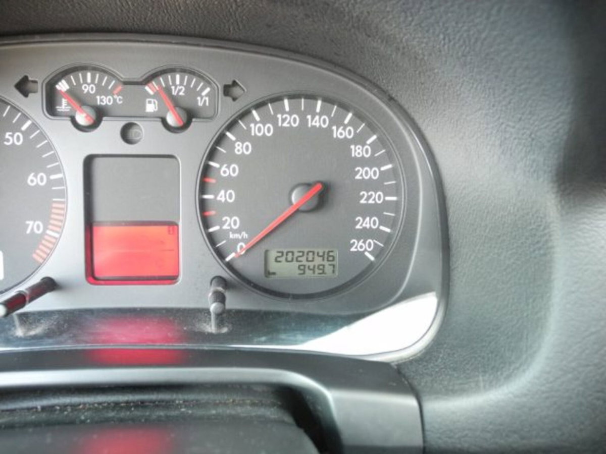 Volkswagen Golf 1.6 16V cat 5 porte Comfortline (16)