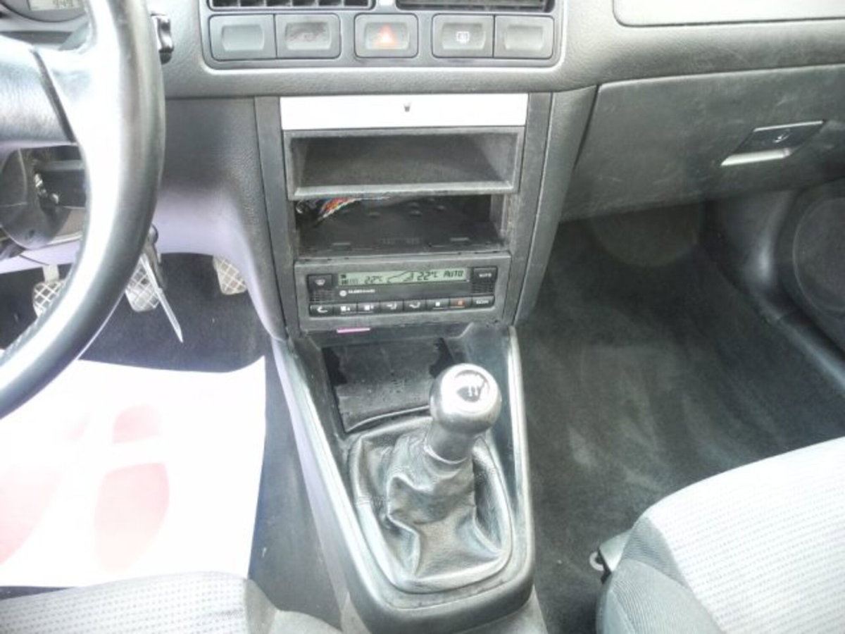 Volkswagen Golf 1.6 16V cat 5 porte Comfortline (7)