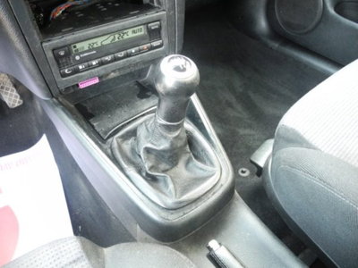Volkswagen Golf 1.6 16V cat 5 porte Comfortline (9)