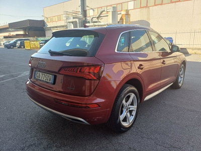 Audi Q5 40 TDI quattro S tronic Business Sport (4)