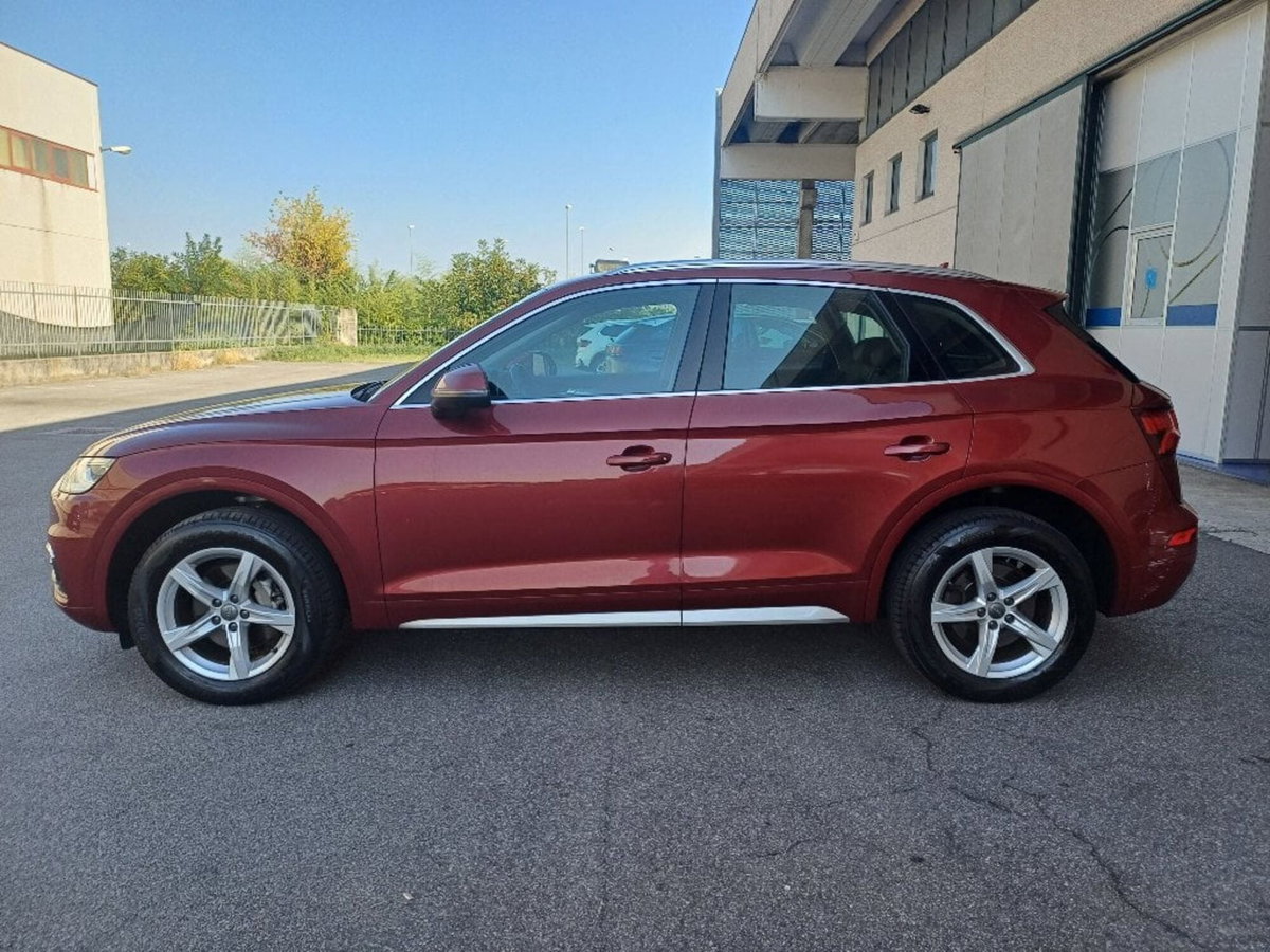 Audi Q5 40 TDI quattro S tronic Business Sport (6)