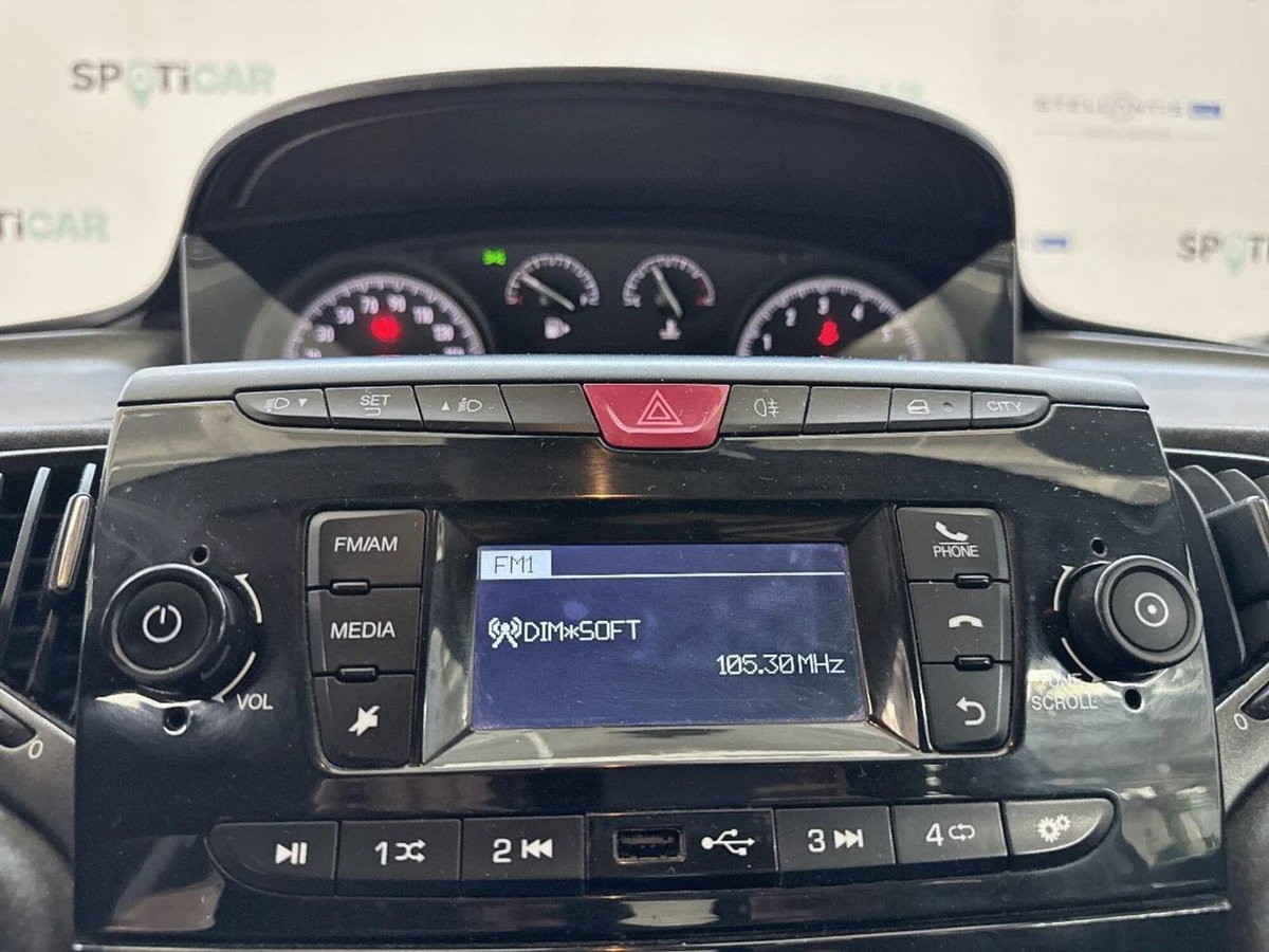 Lancia Ypsilon 1.2 69 CV 5 porte Elefantino (14)