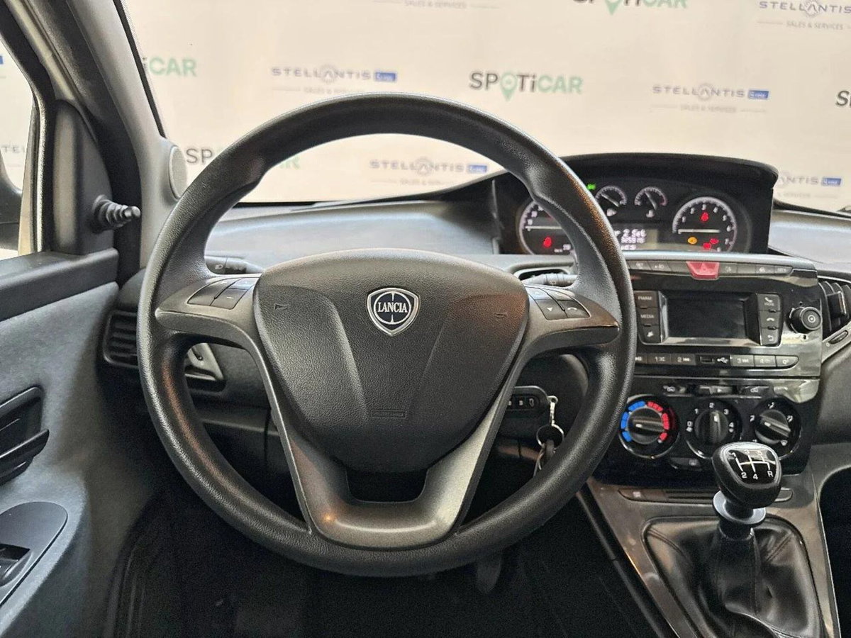 Lancia Ypsilon 1.2 69 CV 5 porte Elefantino (15)