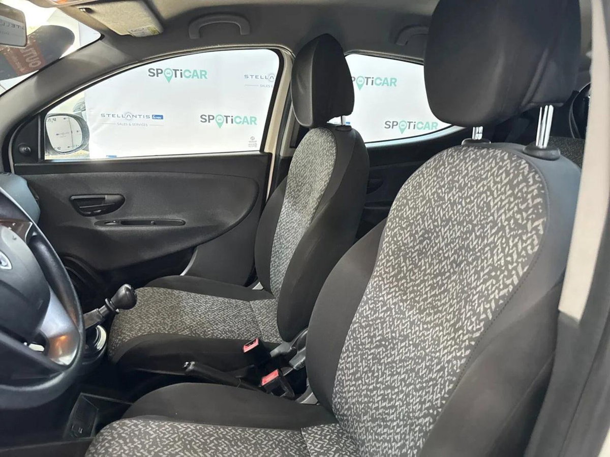 Lancia Ypsilon 1.2 69 CV 5 porte Elefantino (9)