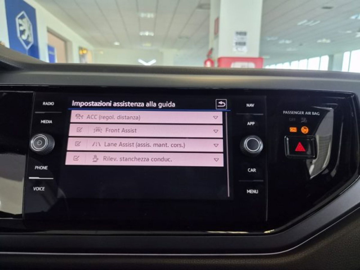 Volkswagen Taigo 1.0 TSI 110 CV R-Line (10)