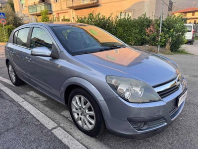 Opel Astra 1.6 16V Twinport 5 porte Cosmo (3)