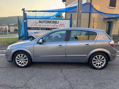 Opel Astra 1.6 16V Twinport 5 porte Cosmo (4)
