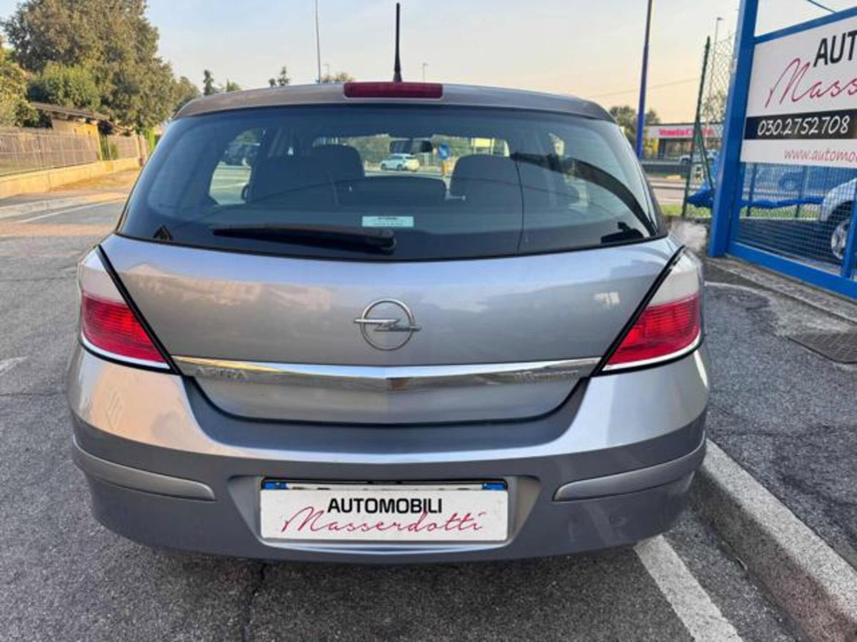 Opel Astra 1.6 16V Twinport 5 porte Cosmo (6)