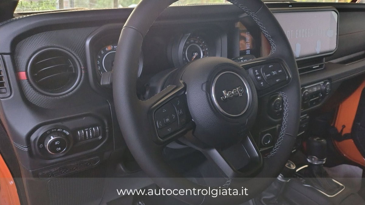 Jeep Wrangler Unlimited 2.0 Turbo Sahara (15)