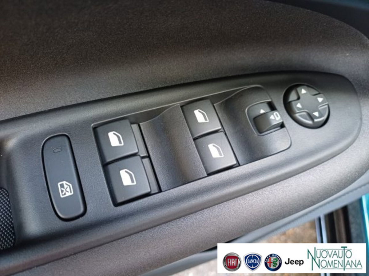 Alfa Romeo Junior 1.2 ibrida Ti 145cv edct6 (18)