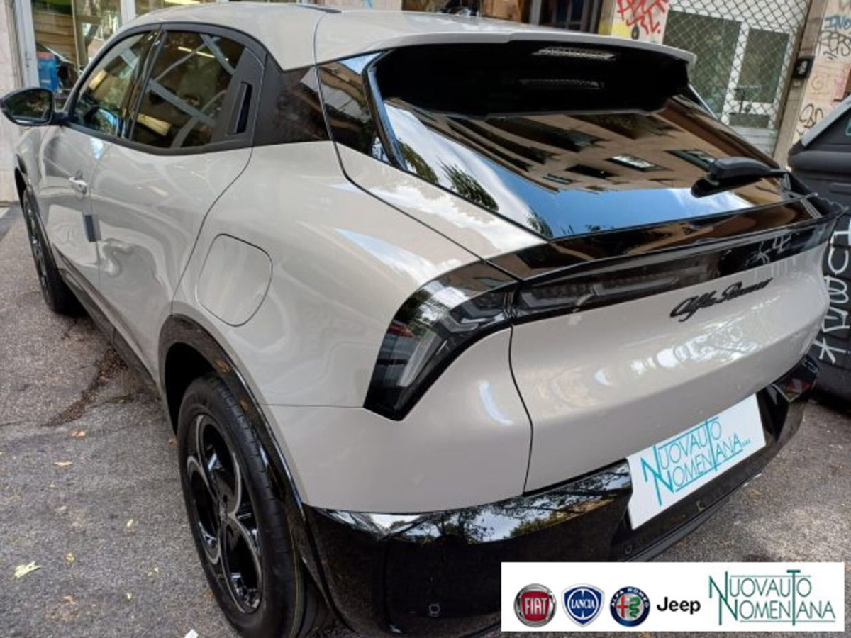 Alfa Romeo Junior 1.2 ibrida Ti 145cv edct6 (12)