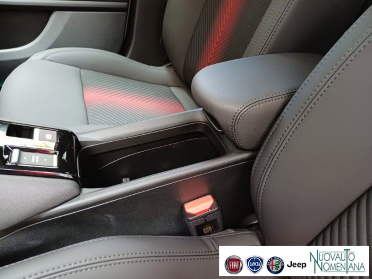 Alfa Romeo Junior 1.2 ibrida Ti 145cv edct6 (17)