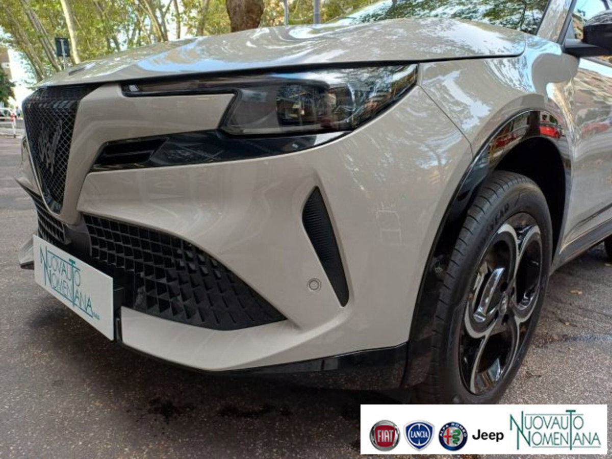 Alfa Romeo Junior 1.2 ibrida Ti 145cv edct6 (3)