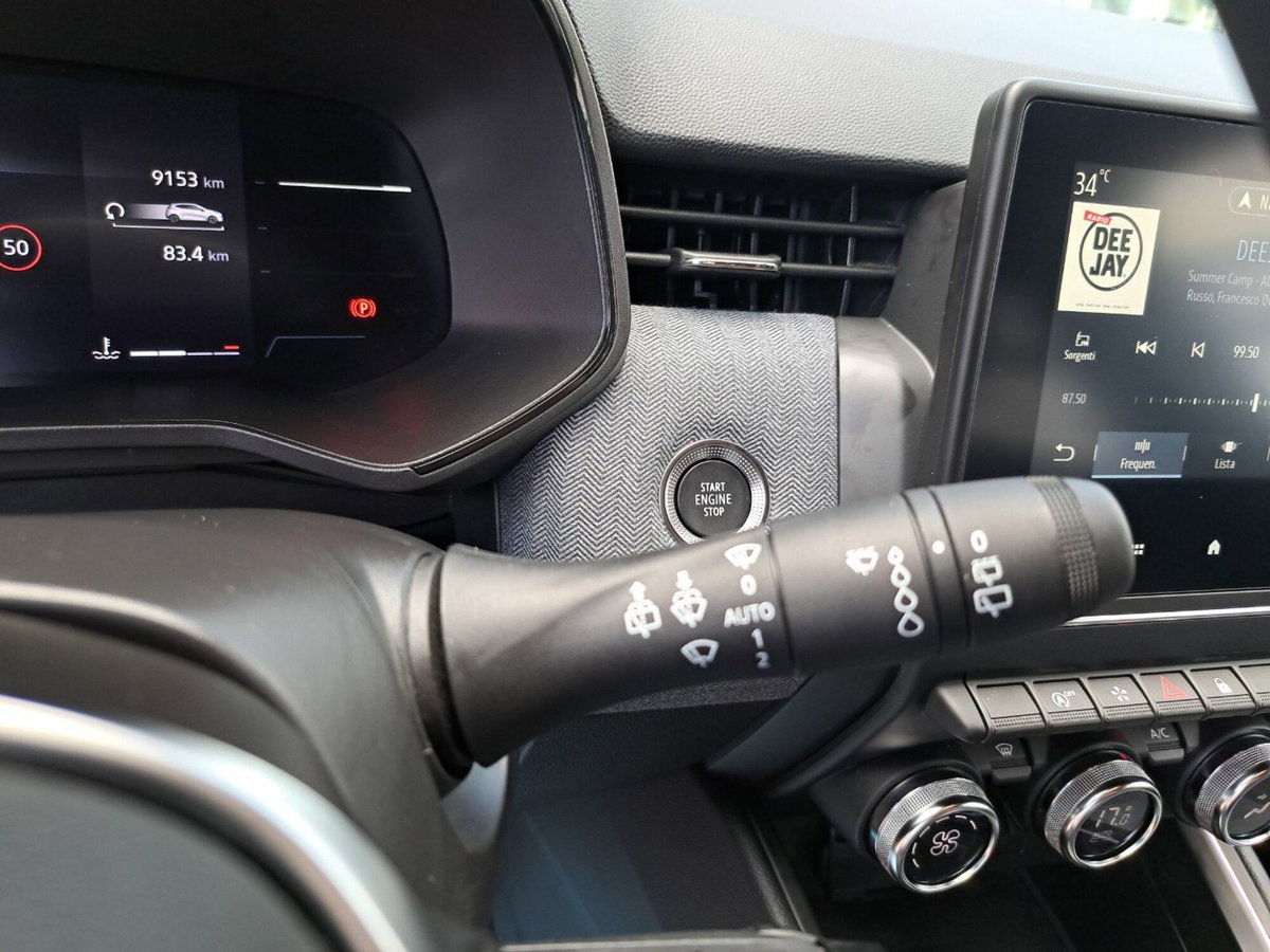 Renault Clio 1.0 tce Techno 90cv (20)