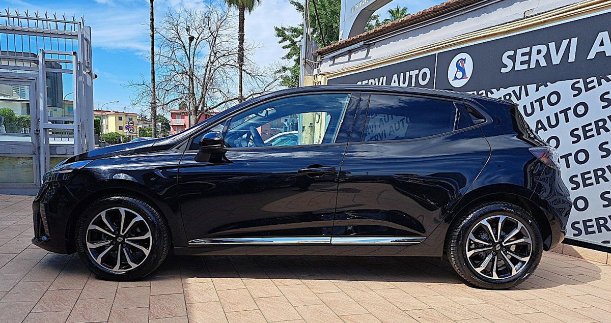 Renault Clio 1.0 tce Techno 90cv (8)