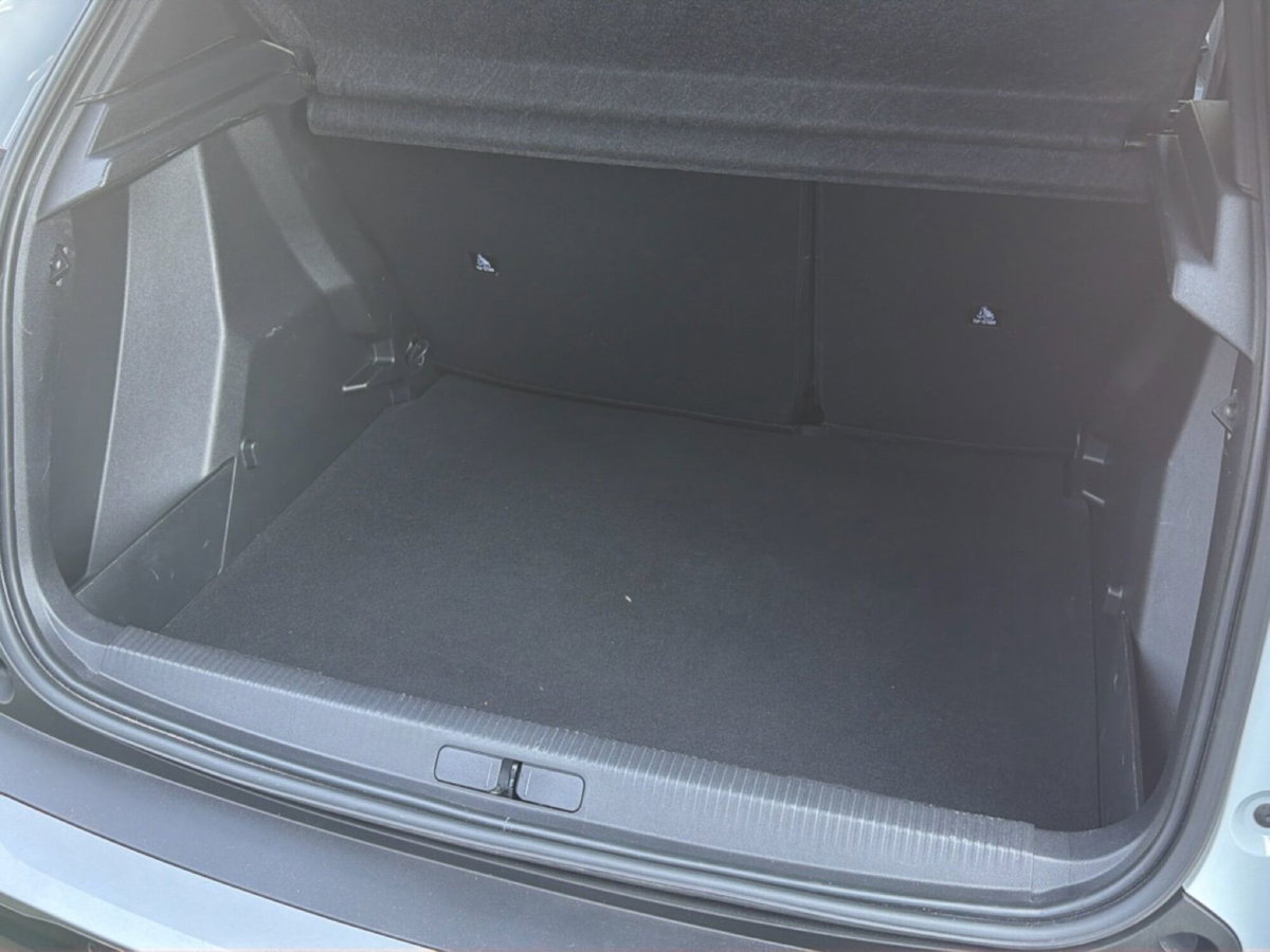 Peugeot 2008 1.2 puretech Allure s&s 100cv (10)