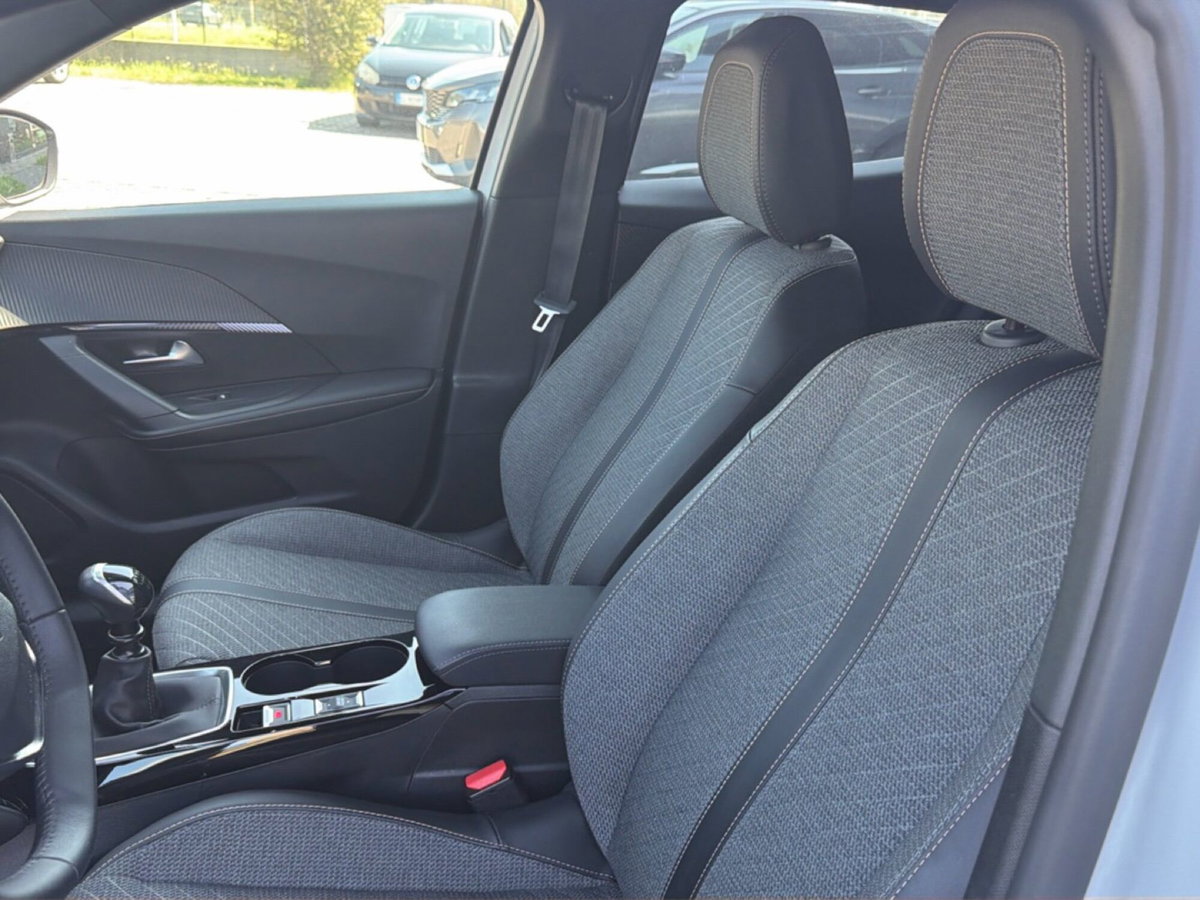 Peugeot 2008 1.2 puretech Allure s&s 100cv (13)