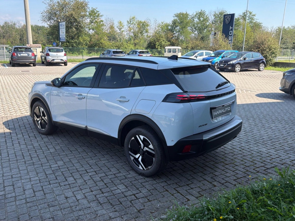 Peugeot 2008 1.2 puretech Allure s&s 100cv (7)