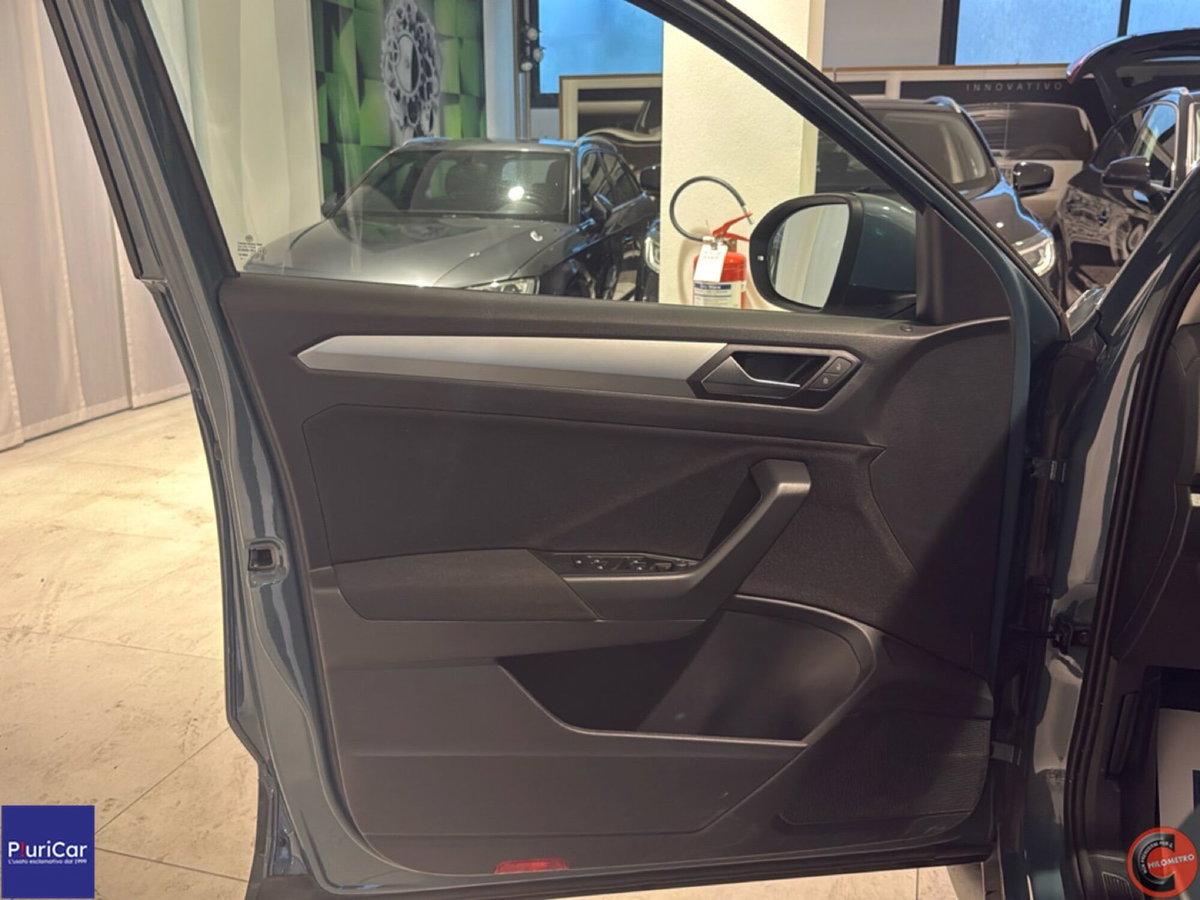 Volkswagen T-Roc 1.5 tsi Sport dsg (18)
