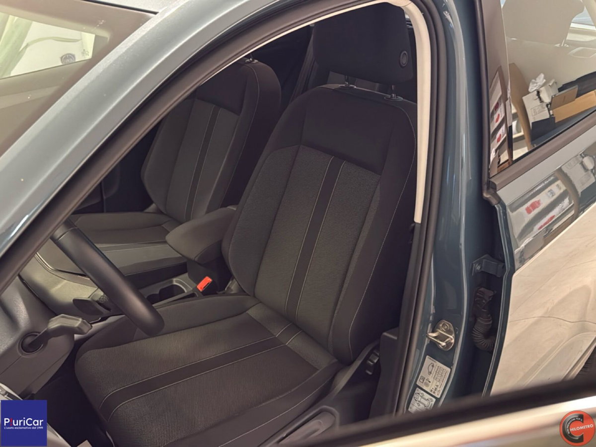 Volkswagen T-Roc 1.5 tsi Sport dsg (3)