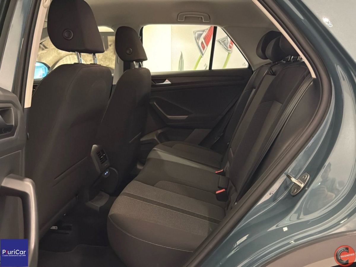 Volkswagen T-Roc 1.5 tsi Sport dsg (8)