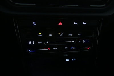 Volkswagen T-Roc 1.0 TSI Style (18)