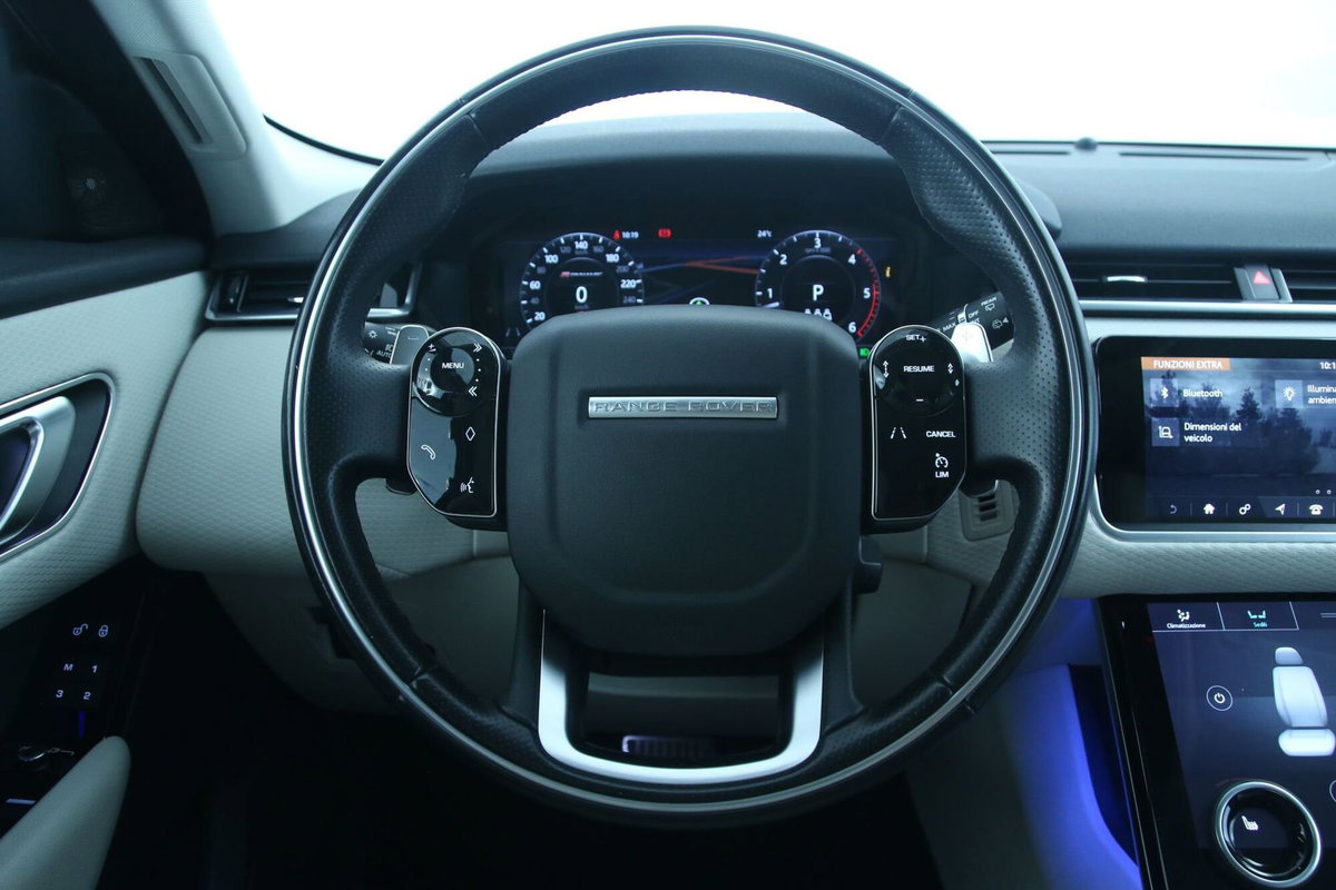 Land Rover Range Rover Velar 3.0D V6 275 CV (10)