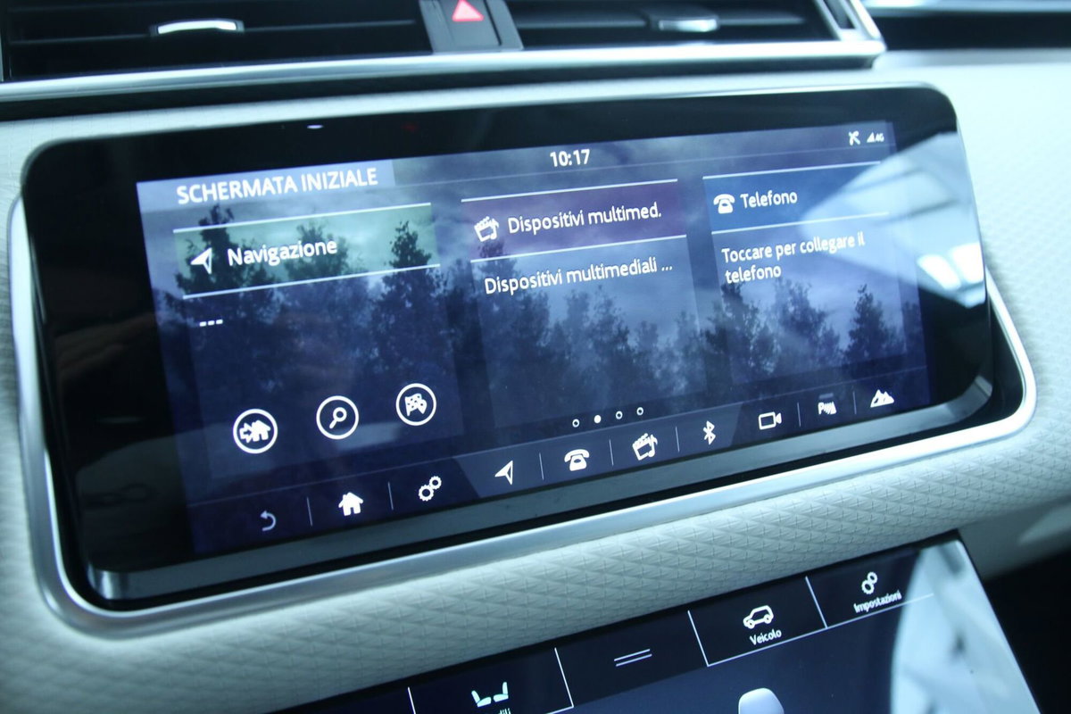 Land Rover Range Rover Velar 3.0D V6 275 CV (16)