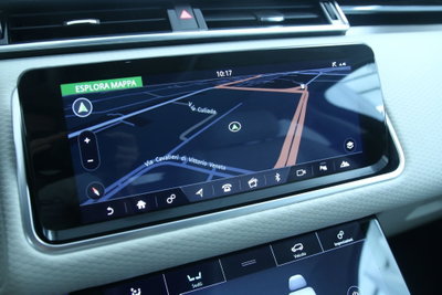 Land Rover Range Rover Velar 3.0D V6 275 CV (17)