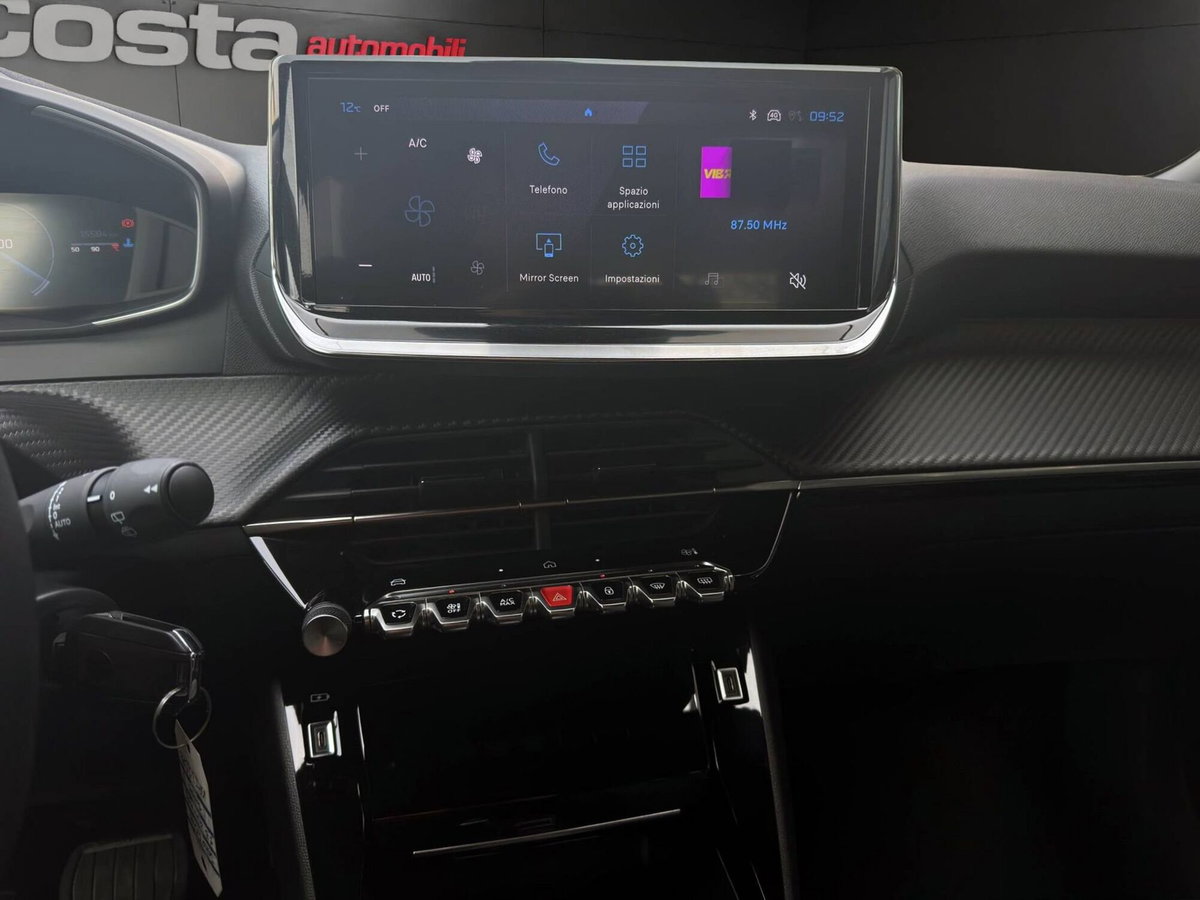 Peugeot 2008 PureTech 130 S&S EAT8 Allure Pack (15)
