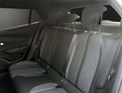 Peugeot 2008 PureTech 130 S&S EAT8 Allure Pack (19)