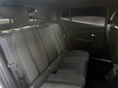 Peugeot 2008 PureTech 130 S&S EAT8 Allure Pack (20)
