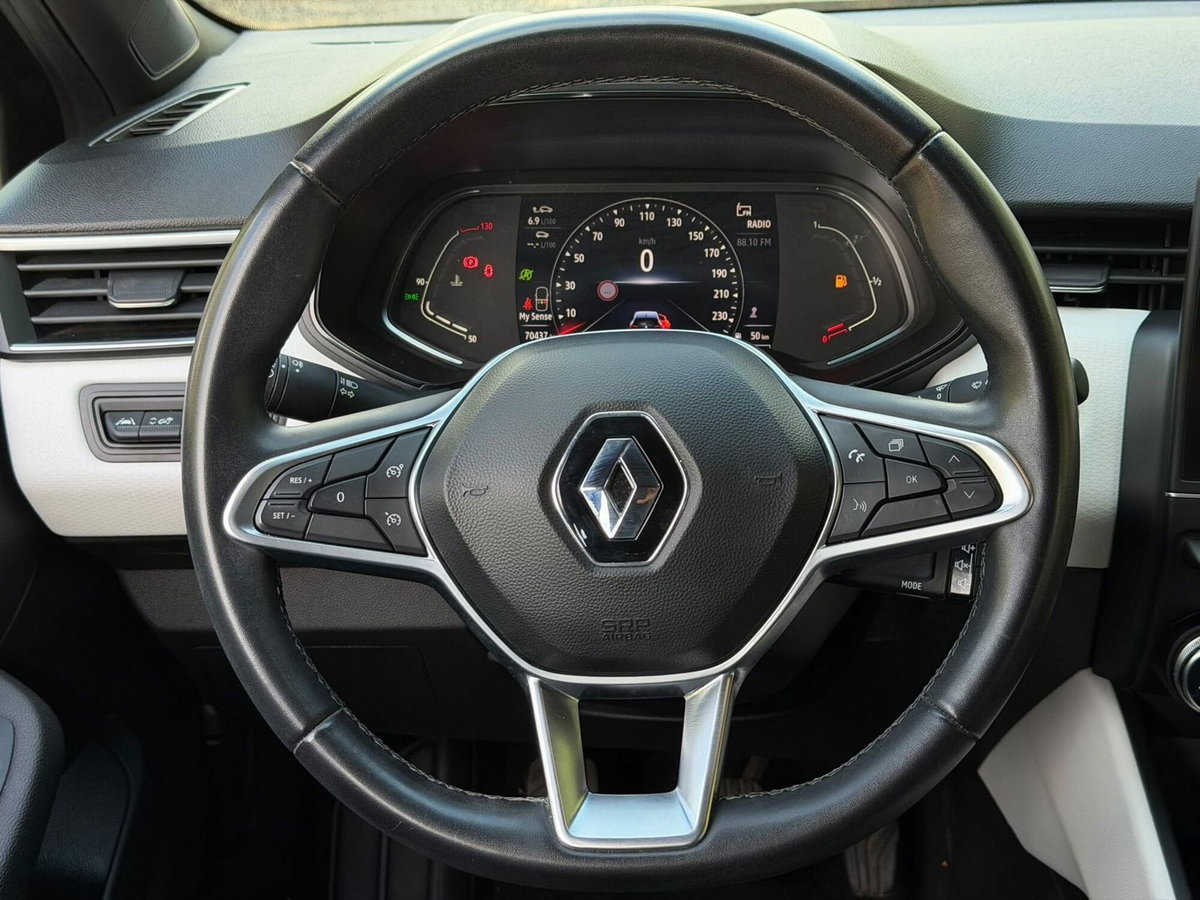 Renault Clio 1.0 tce Techno 90cv (11)
