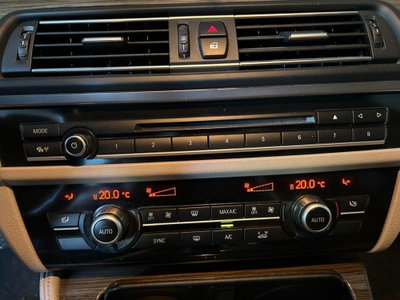 BMW Serie 5 Touring 520d xDrive  Msport (13)