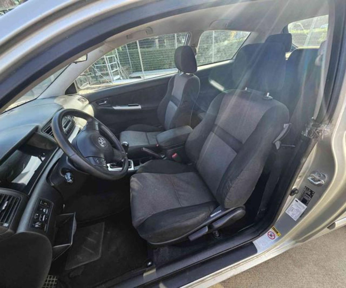 Toyota Corolla 1.16V 3 porte Sol ESP (11)