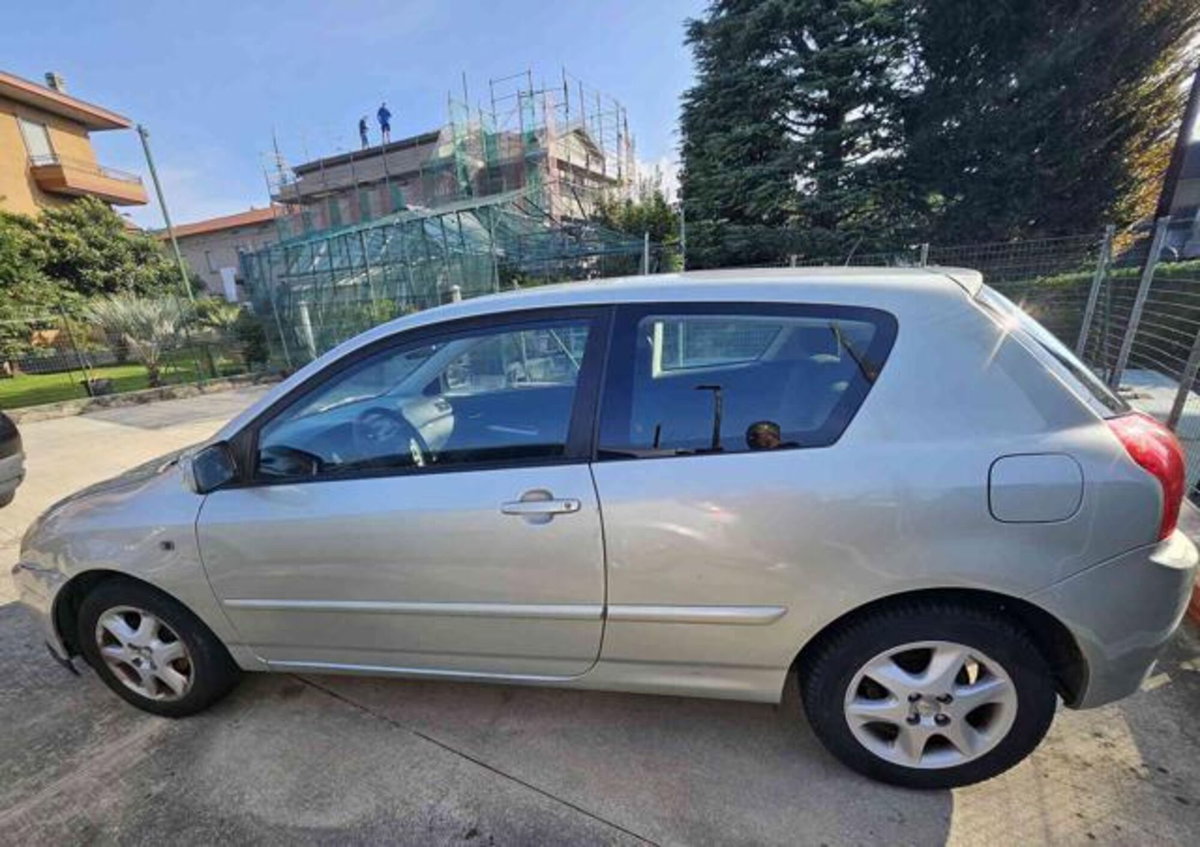 Toyota Corolla 1.16V 3 porte Sol ESP (4)