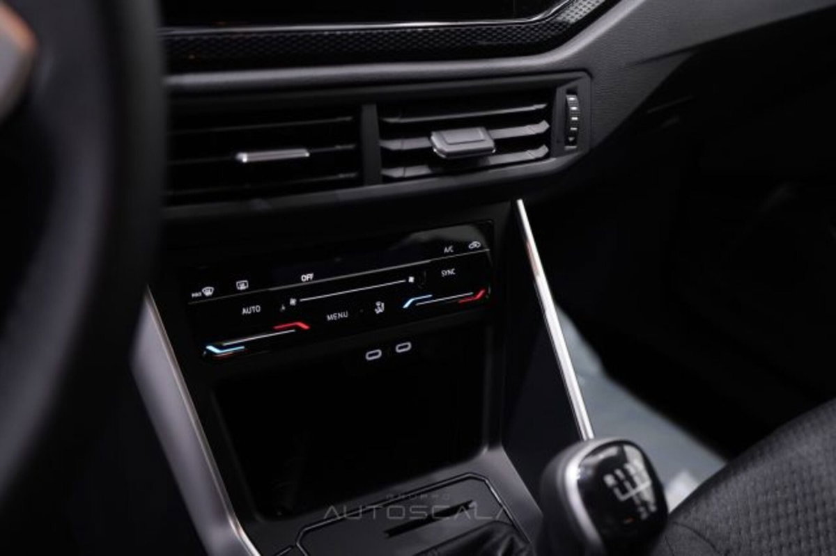 Volkswagen Polo 1.0 tsi Edition 95cv (16)