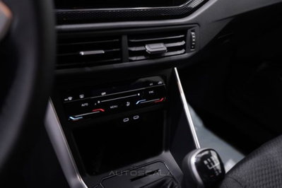 Volkswagen Polo 1.0 tsi Edition 95cv (16)