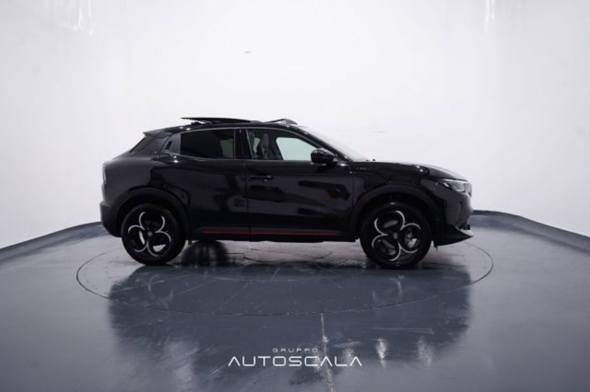 Alfa Romeo Junior 1.2 ibrida Sport Speciale 145cv edct6 (7)