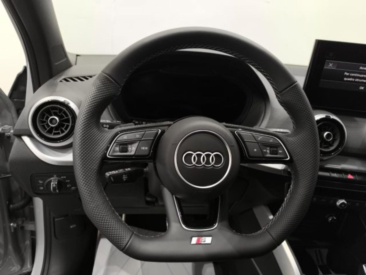 Audi Q2 Q2 35 TDI S tronic Identity Black (10)