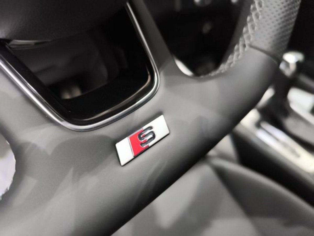 Audi Q2 Q2 35 TDI S tronic Identity Black (11)