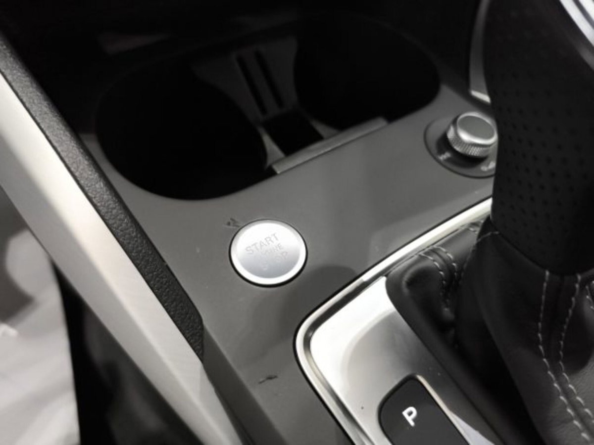 Audi Q2 Q2 35 TDI S tronic Identity Black (15)