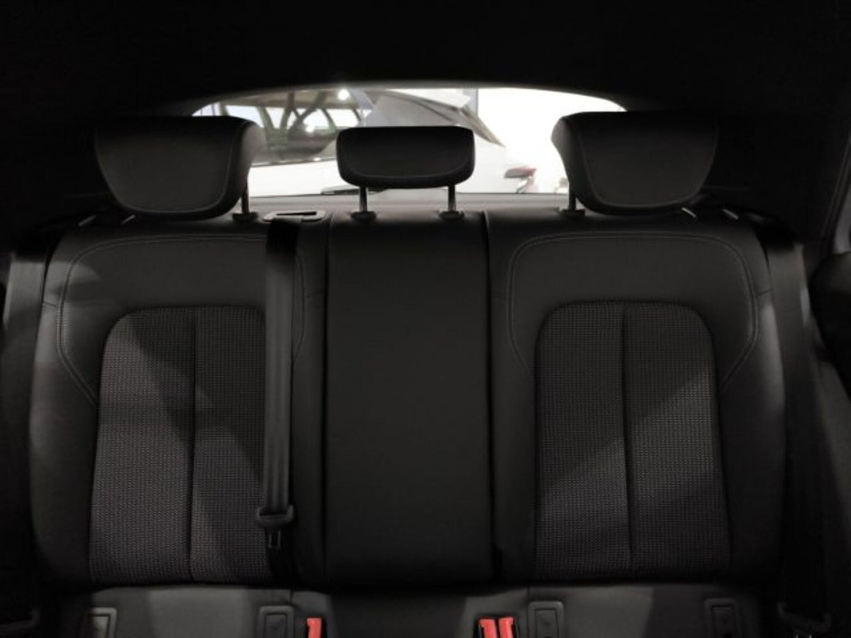 Audi Q2 Q2 35 TDI S tronic Identity Black (17)