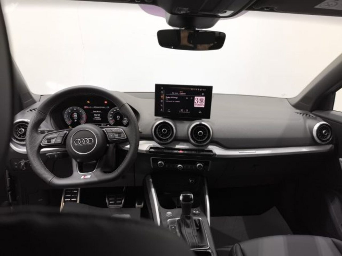 Audi Q2 Q2 35 TDI S tronic Identity Black (19)