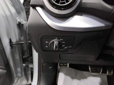 Audi Q2 Q2 35 TDI S tronic Identity Black (9)