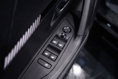Peugeot 2008 1.2 puretech Allure s&s 100cv (10)