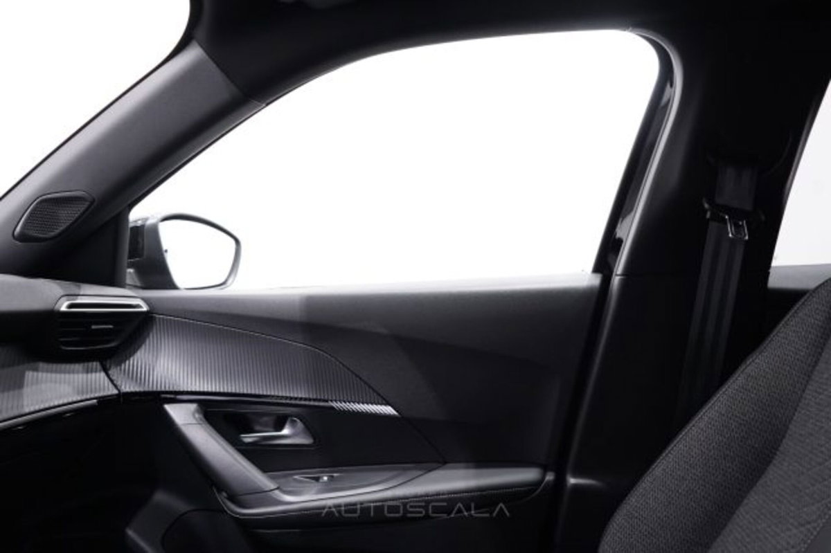 Peugeot 2008 1.2 puretech Allure s&s 100cv (17)