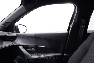 Peugeot 2008 1.2 puretech Allure s&s 100cv (17)